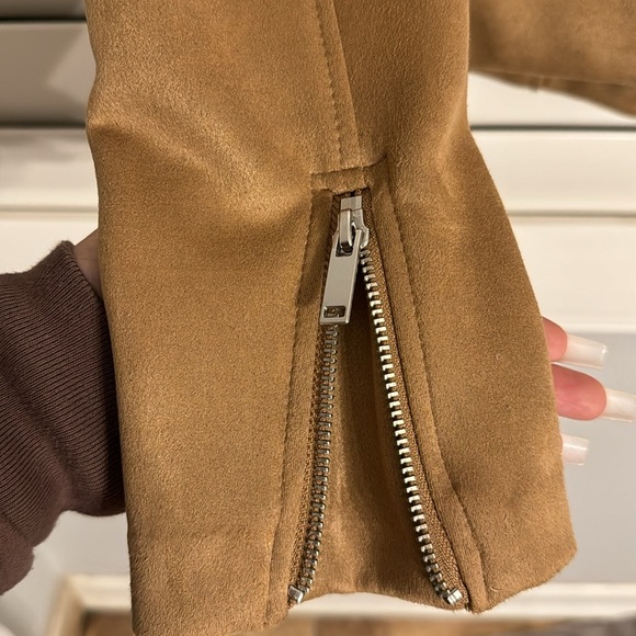 Old Navy tan faux jacket - Picture 6 of 7